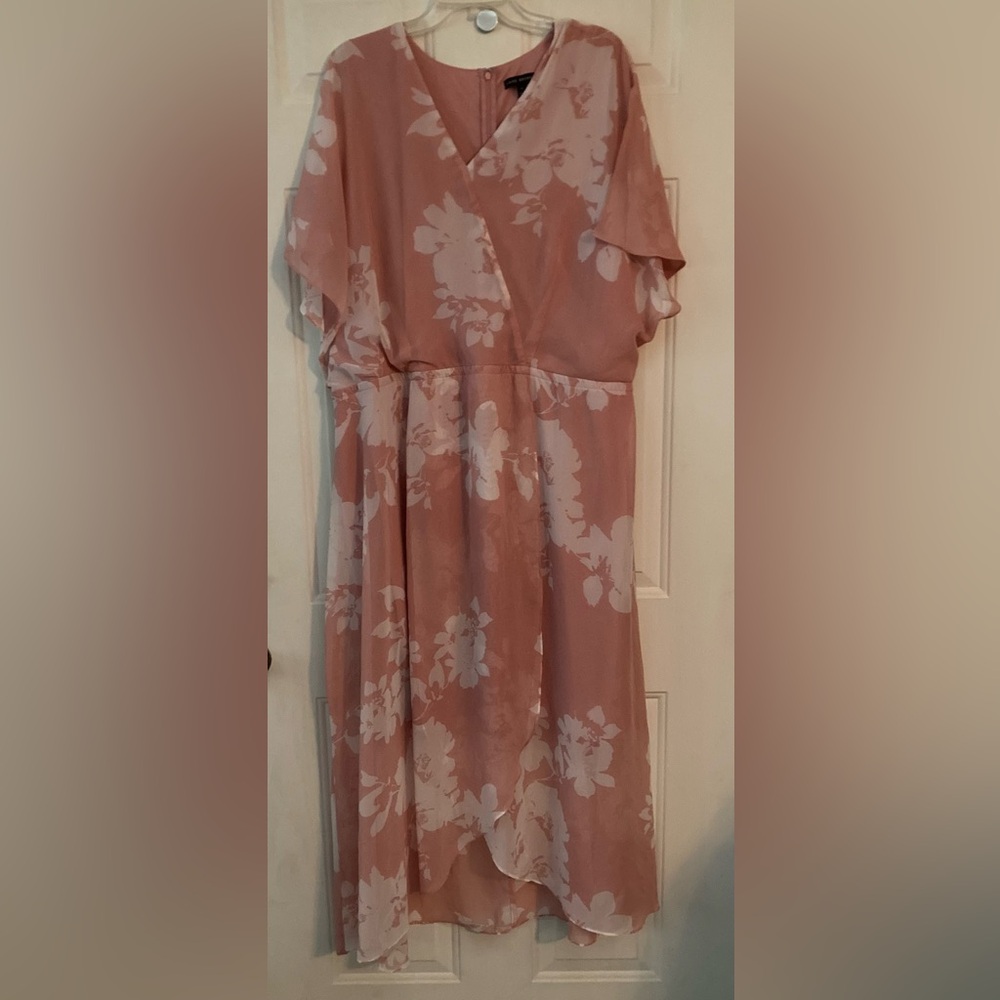 💖🌹💖Lane Bryant Pink with White Floral print High Low Dress